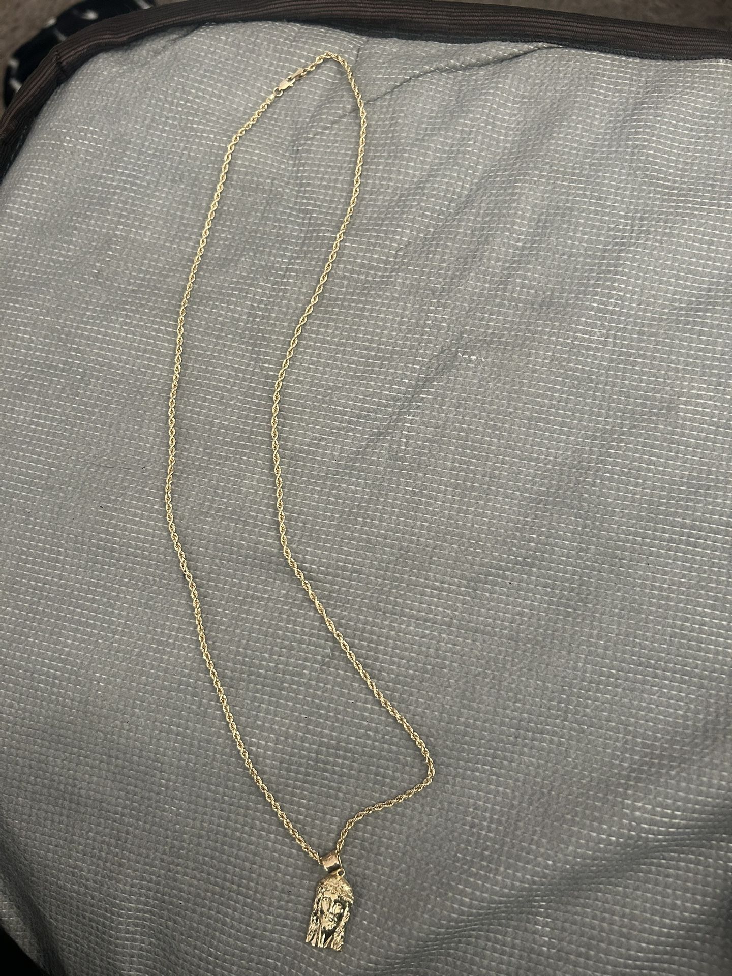 10k rope chain jesus pendant