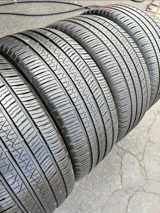 275 60 20 Tires Con 80% De Vida Las 4 De La Marca Pirelli