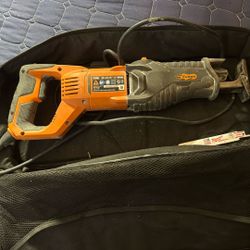 RIDGID R3002 Fuego 10 Amp Orbital Reciprocating Saw. (Case Included)