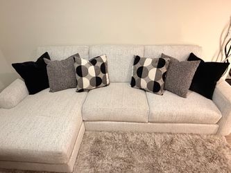 Sectional Sofa with Chaise – Excellent Condition!