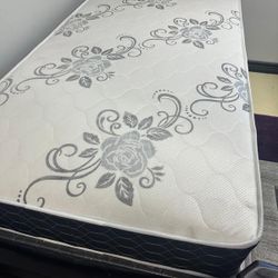 Deluxe Brand Twin Size Set 