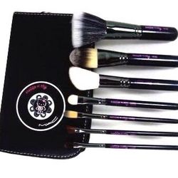Hello Kitty 7 Piece Cosmetic Brush Set