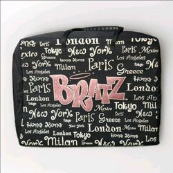 BRATZ World Tour carrying case with inserts