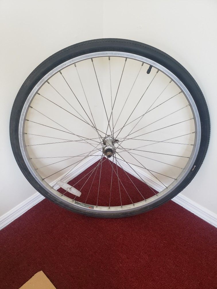700 X 35c / 28in Front BICYCLE WHEEL NYC Pick Up!