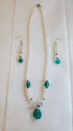 Turquoise stone with glass beads and earrings