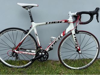 🚴🏻Trek Madone 4.7 Carbon Road Bike – Size 54  Lightweight and high-performance carbon road bike in great condition. Designed for speed and efficienc