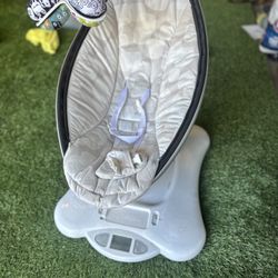 Mamaroo Baby swing 