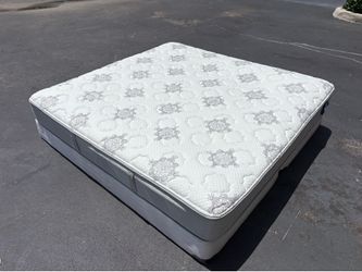King-Size Bed Box Spring And Mattress In Excellent Condition by City Mattress
