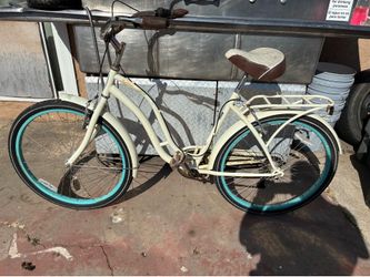 Schwinn girls bike