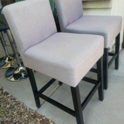 2 Bar Stools Excellent Condition 26"