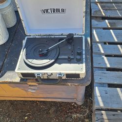 Victoria Record Player