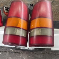 2000 GMC Sierra Tail Lights