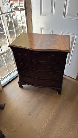 Dresser
