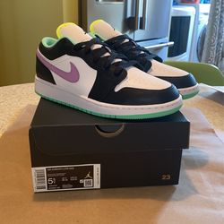 Jordan 1 Low Gs Black White Purple Size 5.5y