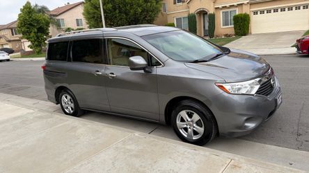 2017 Nissan Quest SV Minivan V6 A/C Needs T.L.C