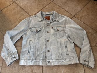 Levi’s Women’s Embroidered Denim Jacket – Size Large