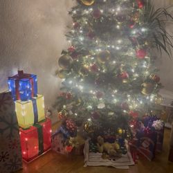 Cristmas Tree Used GOOD Condition 