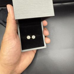Vs1 Flower Set Ear Rings 