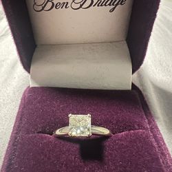 Beautiful  1 Carat Diamond Ring 