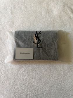 Woman’s wallet on chain