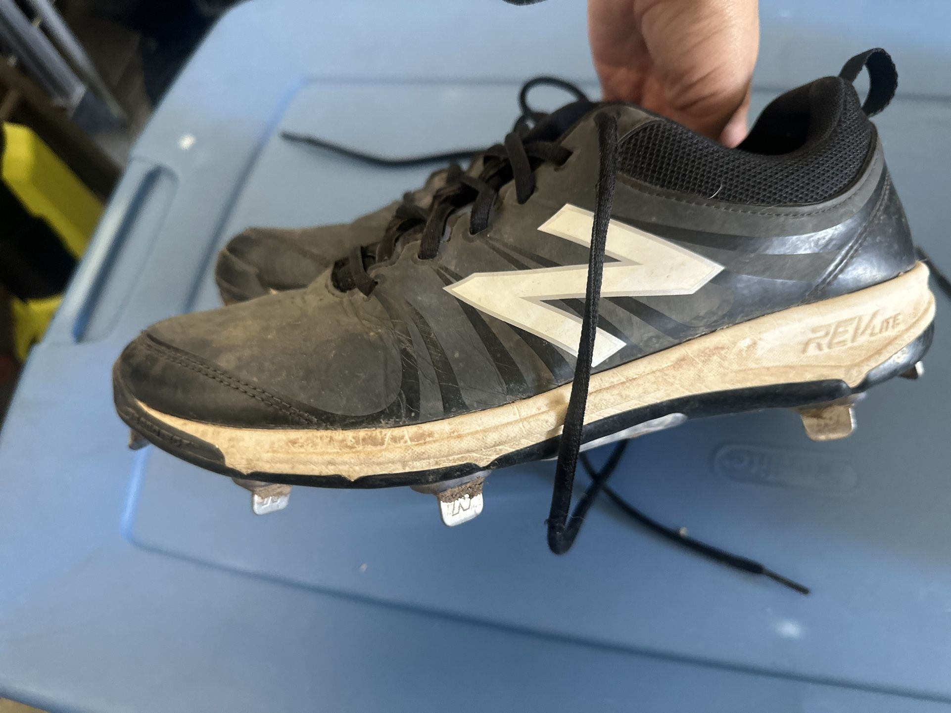 New Balance Metal Baseball Cleats 8 Men’s 