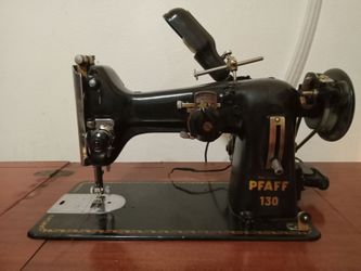 PFAFF 130 with full cabinet and chair
