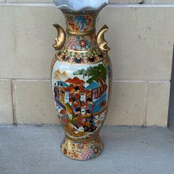 Vintage Japanese satsuma style vase