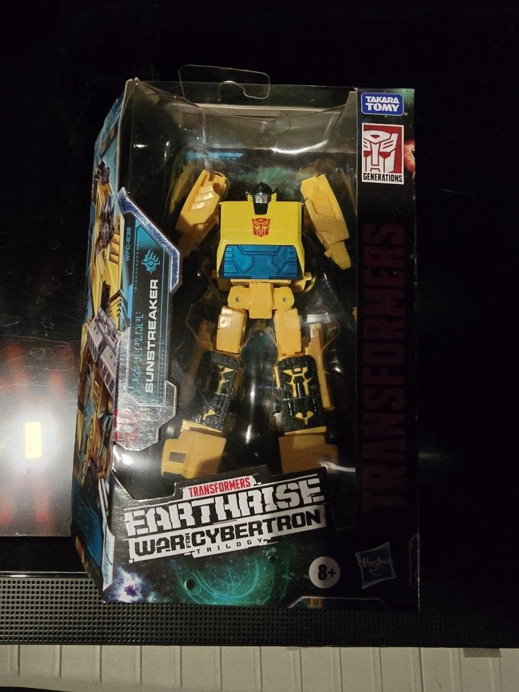 Transformers Earthrise Sunstreaker