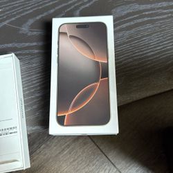 I Phone 17 Pro max Empty Box Only 