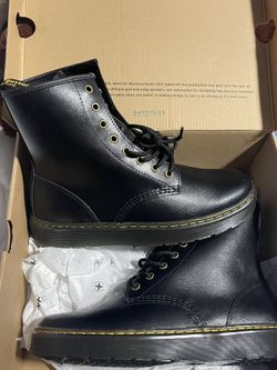 Dr. Marten Boots! Brand !!New Women 10!!!