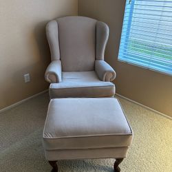 Accent chair + Ottoman