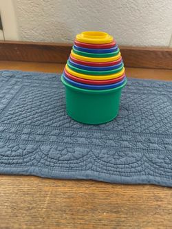 VTG Discovery Toys Stackable Nesting Cups/Kid’s Stacking Cups