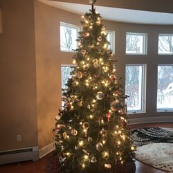 9 1/2’ Artificial Christmas Tree
