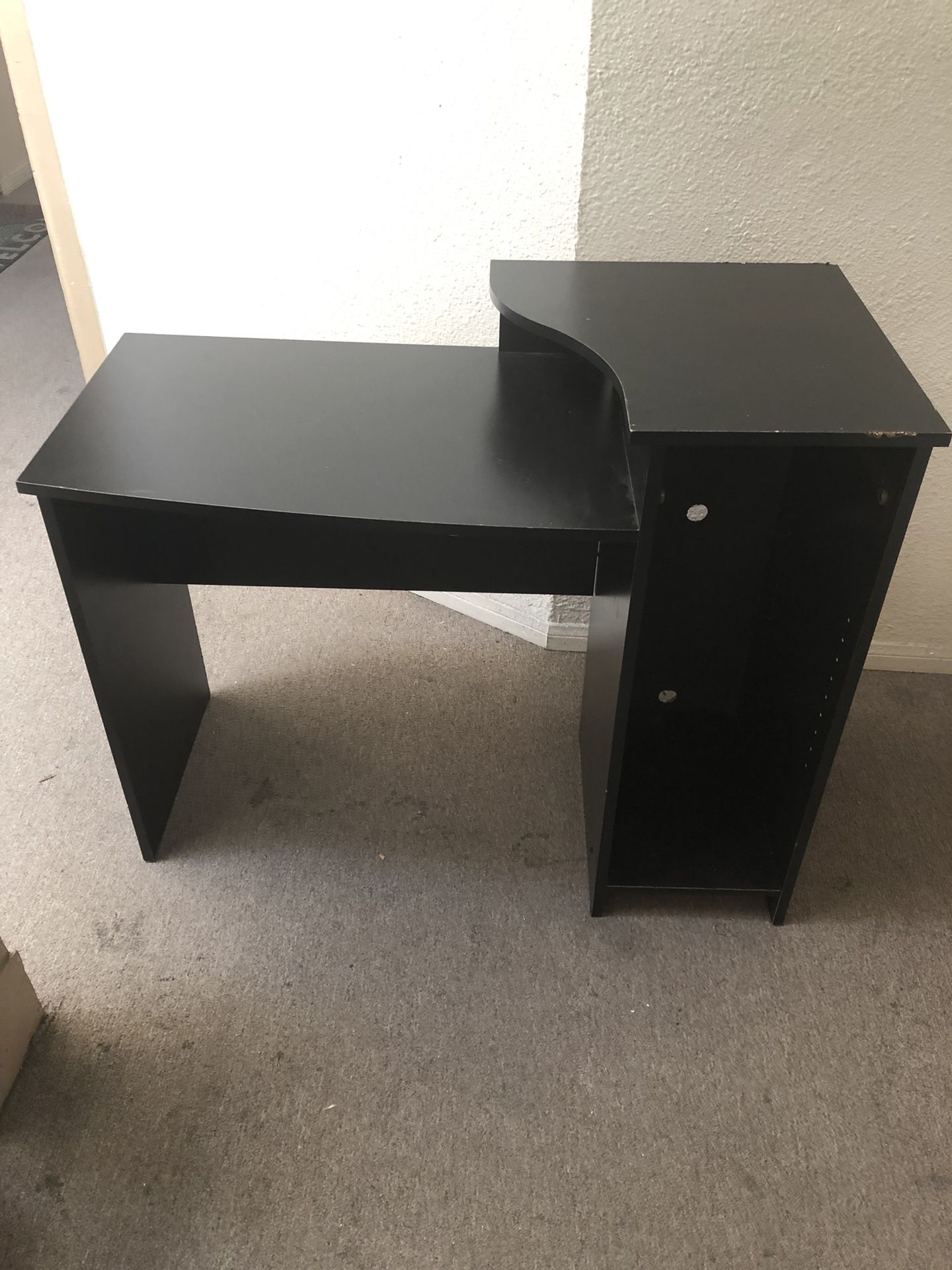 Computer desk