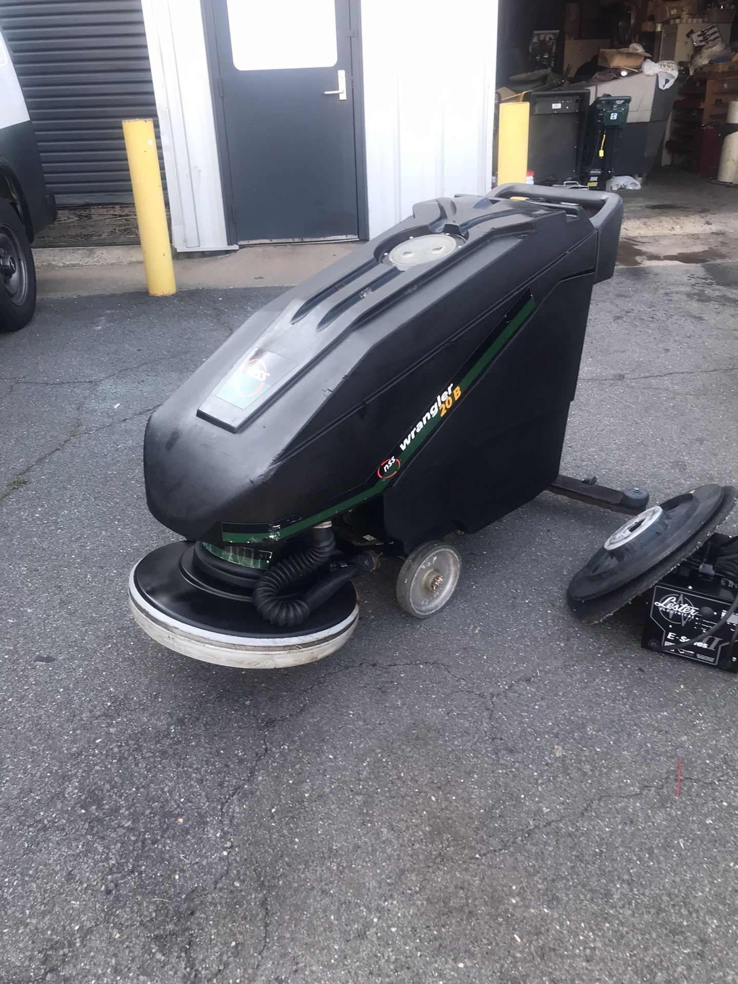 Automatic Walk Behind Floor Scrubber NSS Wrangler 20 B, 20 in, W/ New Batteries , Charger, New Pad Driver 