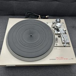 VINTAGE PIONEER PL-518 DIRECT DRIVE  RECORD PLAYER TURNTABLE