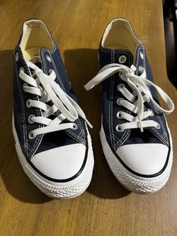 Navy Converse Men’s 7 women’s 9