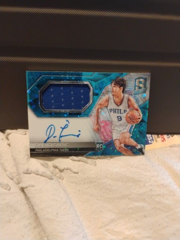 2017 DARIO SARIC AUTOGRAPHED GAME WORN MATERIAL ROOKIE CARD