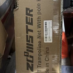 * NEW* Zoomster Trampoline Net And Pole Set 14ft