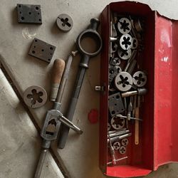 Tap And Die set