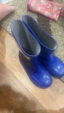 Kids size 1 rain boots