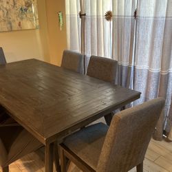 Dining Room Table 