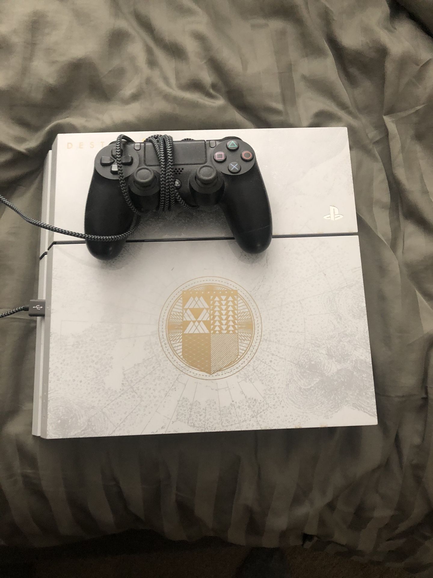 PS4 With Games And Turtle beach Headphones