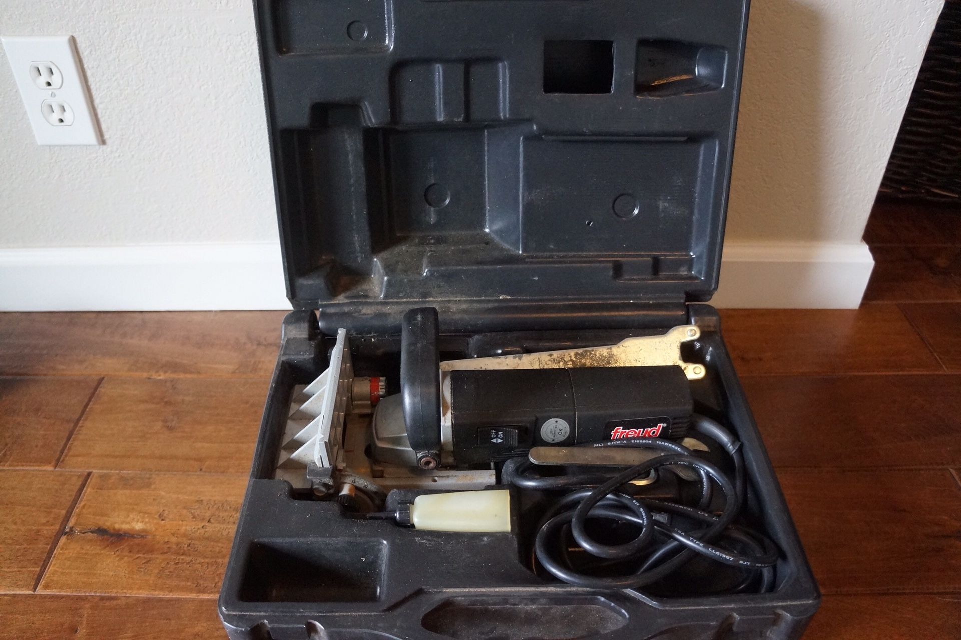 Freud JS102 Electric 4” Biscuit Joiner w/ Case