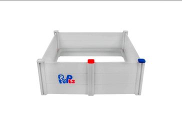 Whelping box