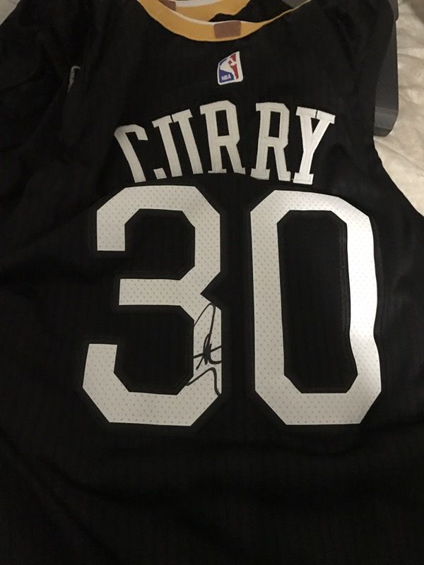 Women's Warriors #30 Curry Jersey & Championship Hat for Sale in  Pleasanton, CA - OfferUp