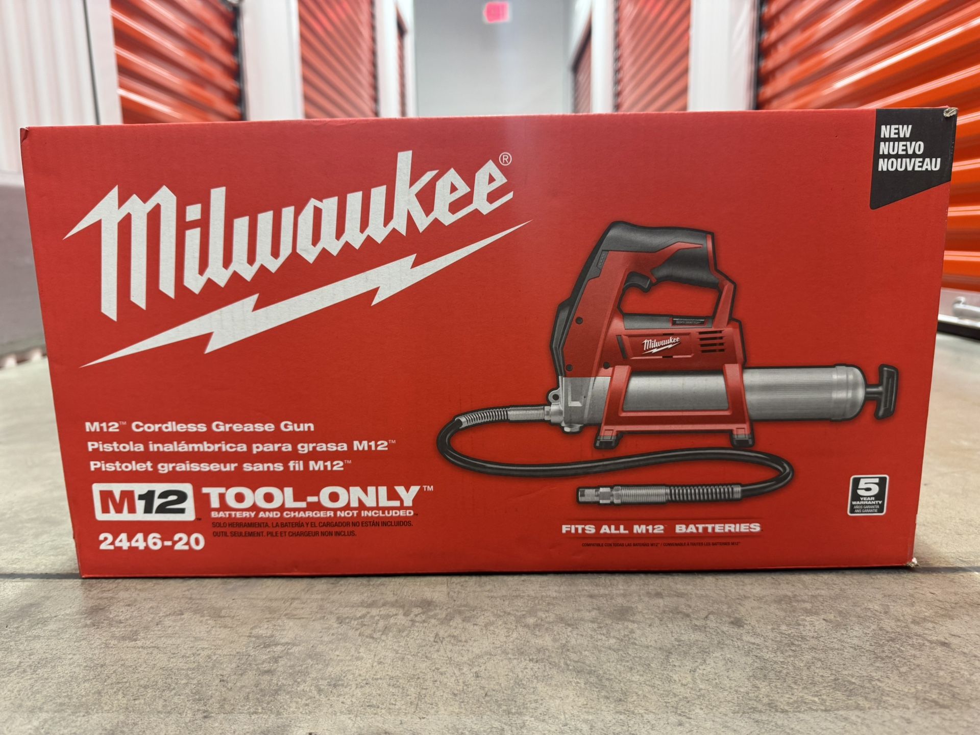 Milwaukee M12 12V Lithium-Ion Cordless Grease Gun (Tool-Only)