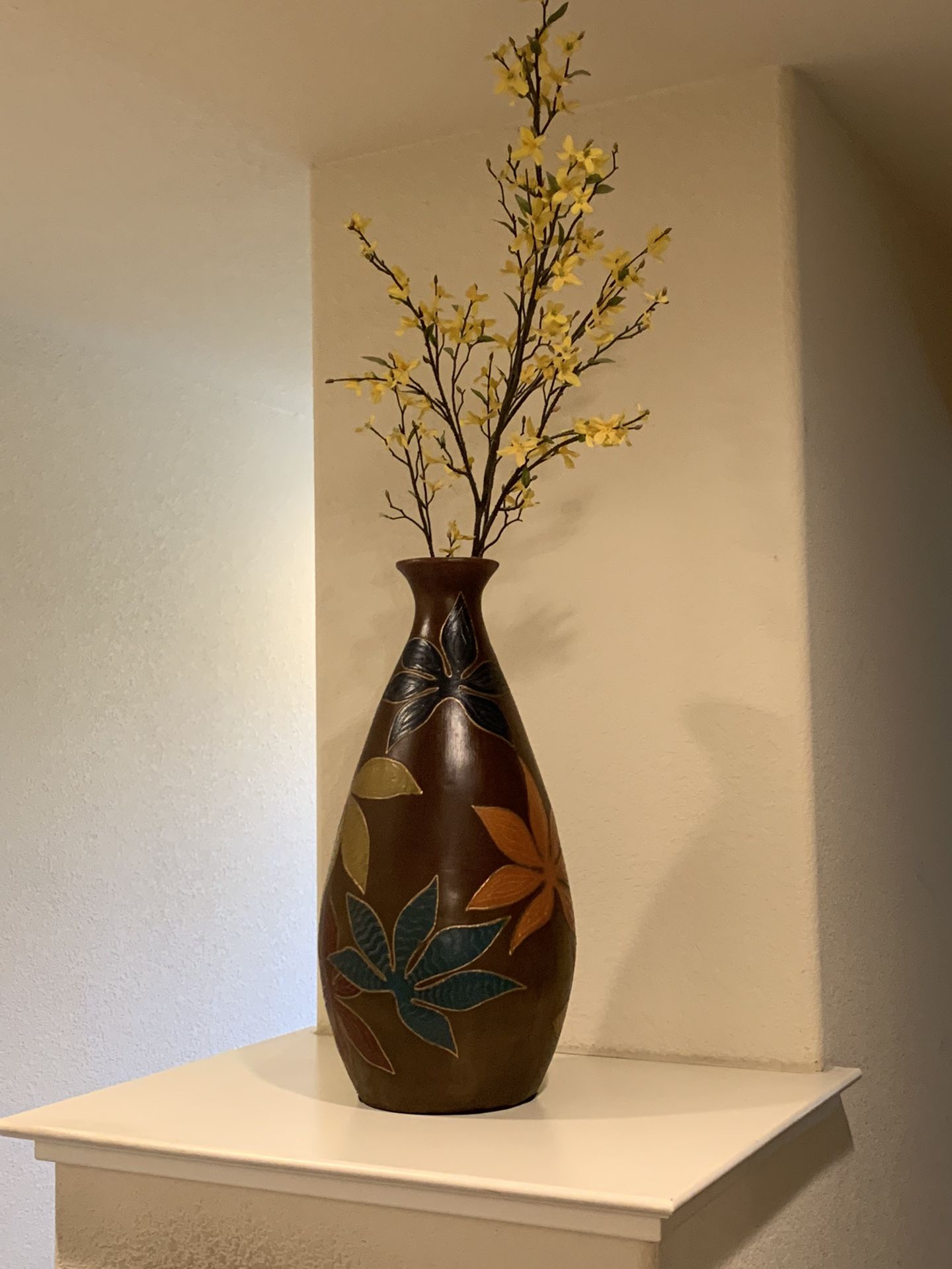 Flower Vase (flowers included)