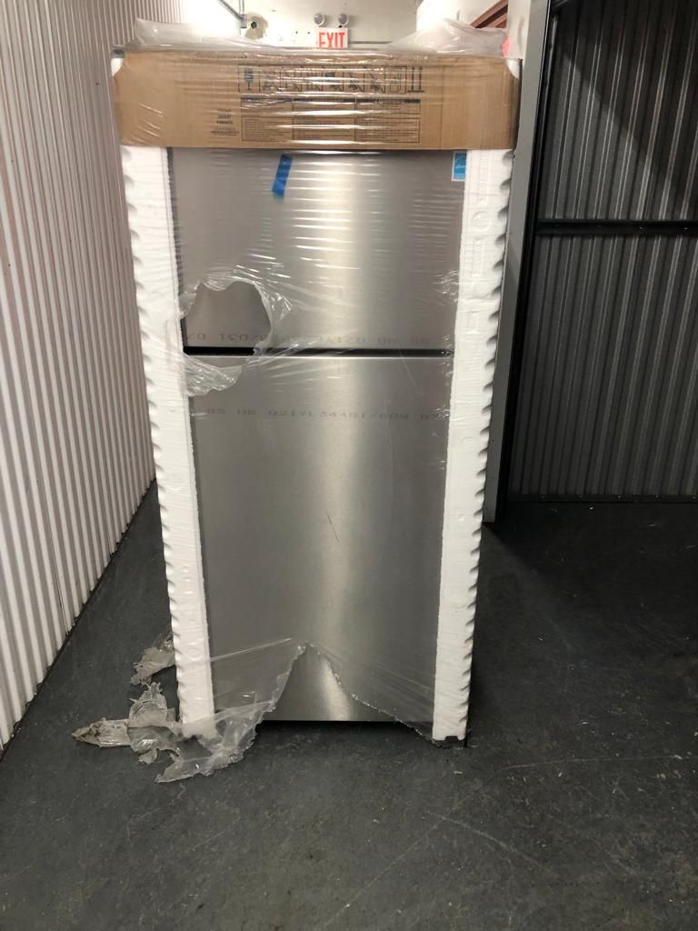 Frigidaire Refrigerator 30W * 67H *Brand New