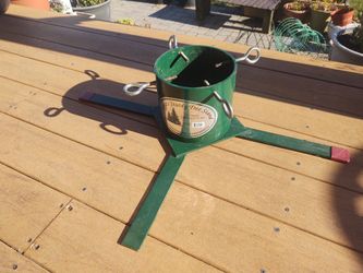 Christmas Tree Stand Holds Up To 12ft Tree